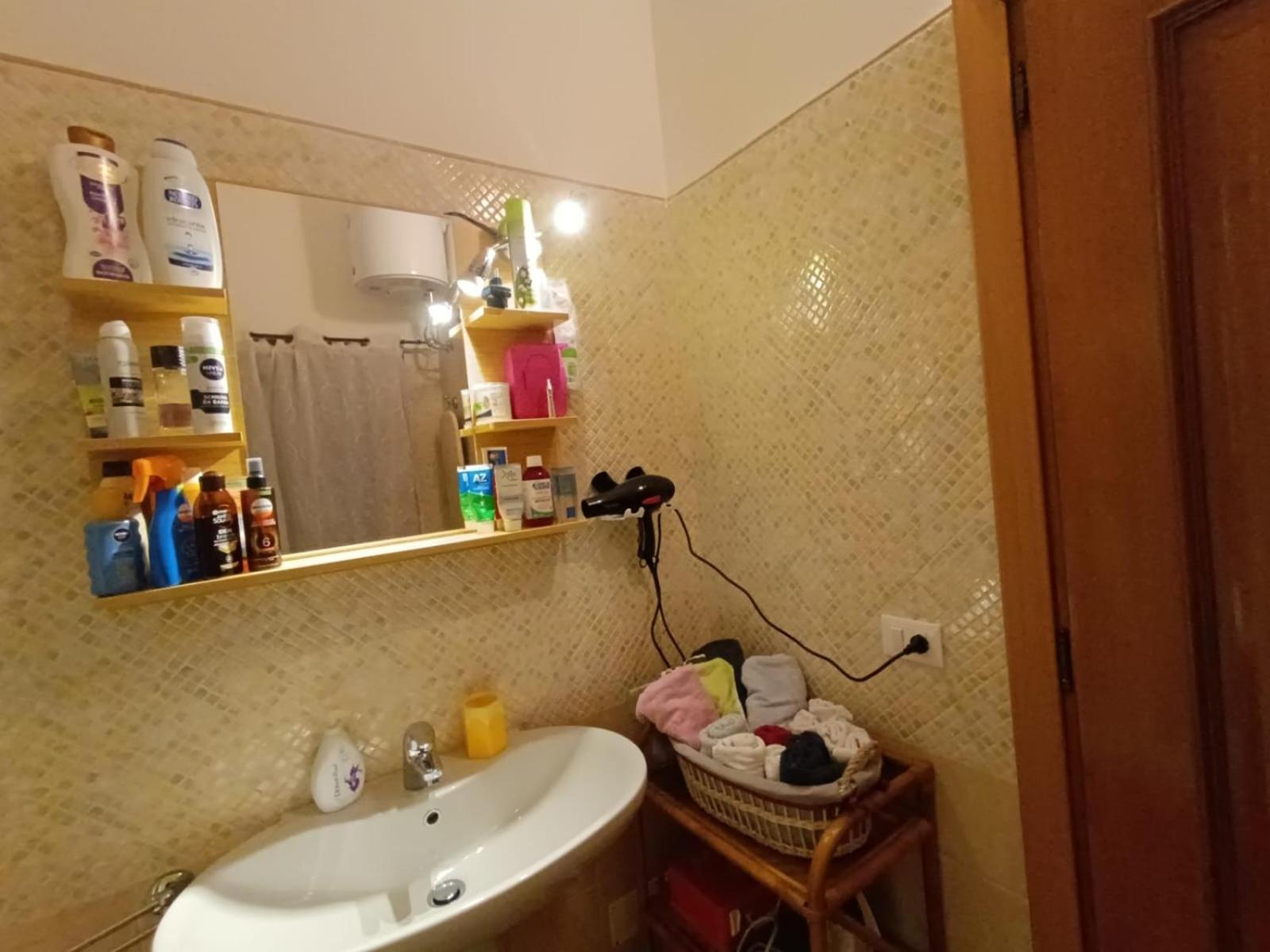 Castello Camera Privata, Nell'Appartamento Condiviso Cagliari Eksteriør billede